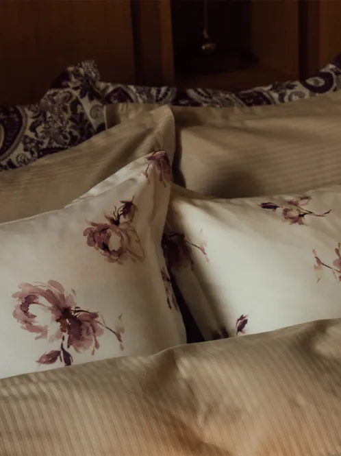 Hovedbilde GANT FLORAL PRINT PUTETREKK - VIBRANT BURGUNDY